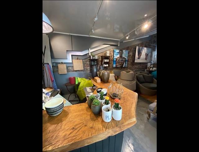 61M² RETAIL TO LET IN DE WATERKANT